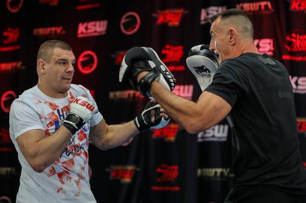 Zagreb: Pokazni trening MMA i predstavljanje boraca koji će nastupiti na KSW priredbi