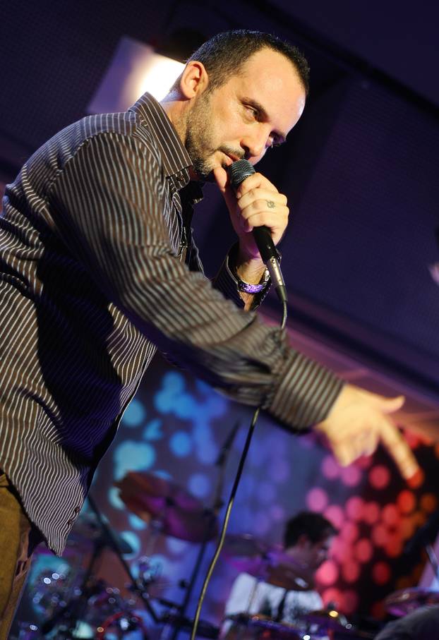 ARHIVA - Zagreb: Koncertna promocija novog albuma Tonyja Cetinskog "Budi uz mene", 2005.