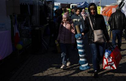 Zatvara se prihvatni centar u Varšavi za ukrajinske izbjeglice