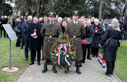 U Zadru je počelo obilježavanje 30. obljetnice VRO Maslenica budnicom i polaganjem vijenca