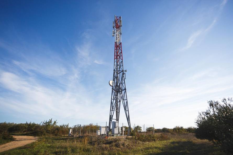 Tijekom noci zapaljen repetitor u Škabrnji, izgorjeli agregati vrijedni 150 tisuća kuna