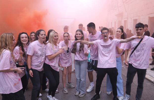 Split: Učenici slave kraj srednjoškolskog obrazovanja