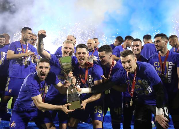 Dinamo podignuo pehar za nalov prvaka Hrvatske 