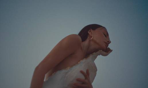 Imala duet s Merlinom, Rozgi napisala hit, a onda se povukla. Emina Jahovi&cacute; ima sretne vijesti