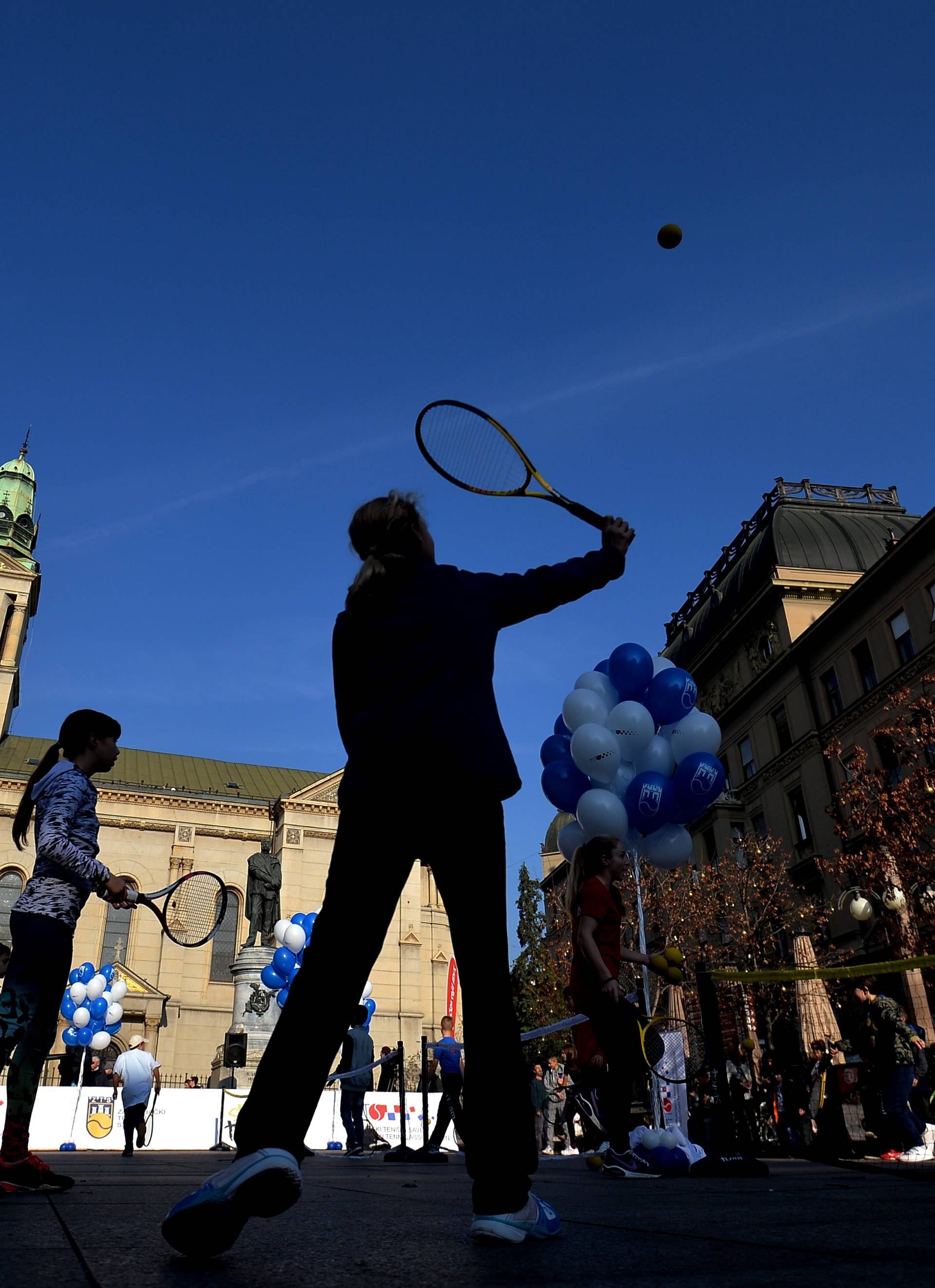 Kids' Day na Cvjetnom trgu: I časne sestre zaigrale su tenis