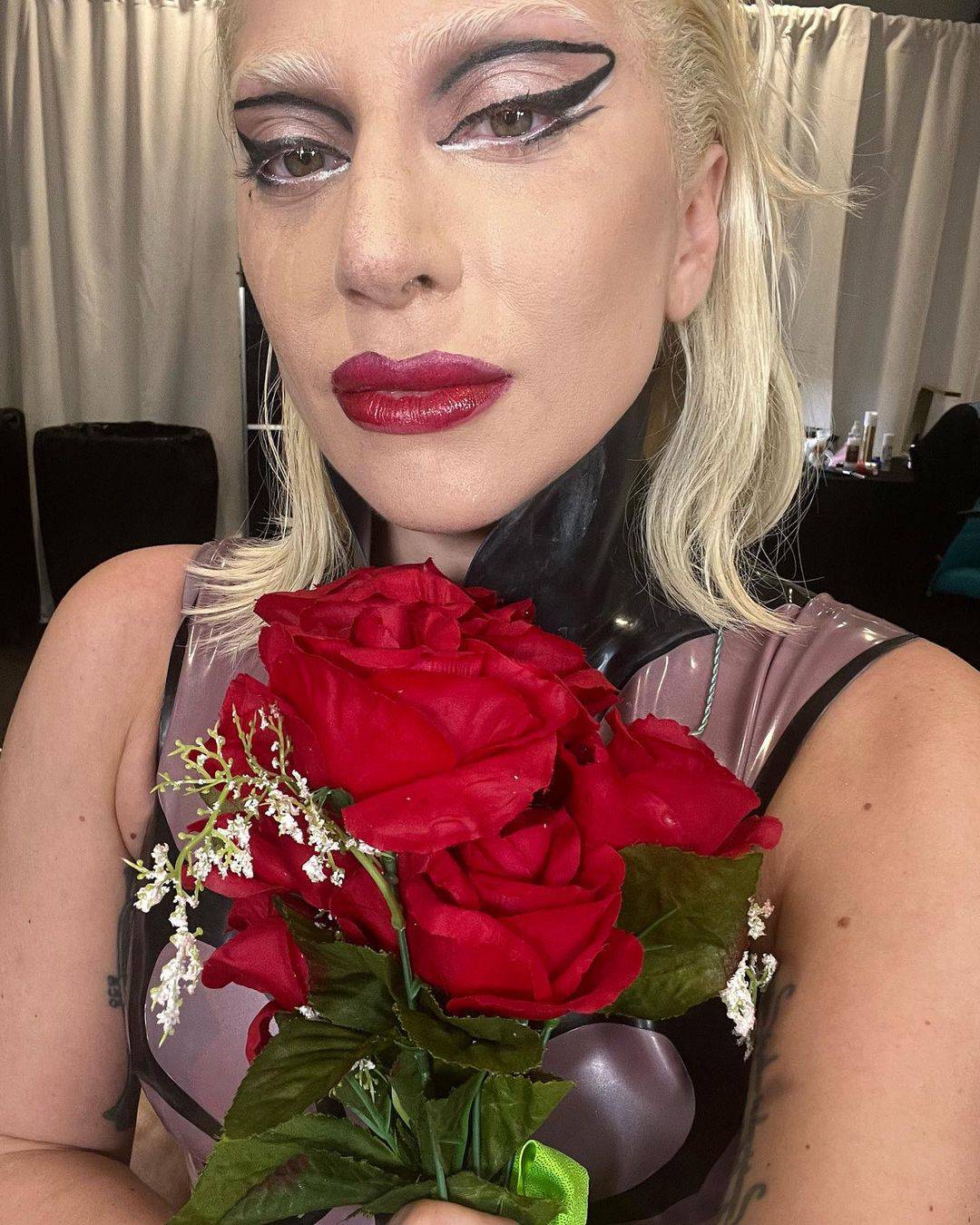 Lady GaGa se u suzama ispričala obožavateljima: 'Morala sam završiti nastup, bilo je opasno'