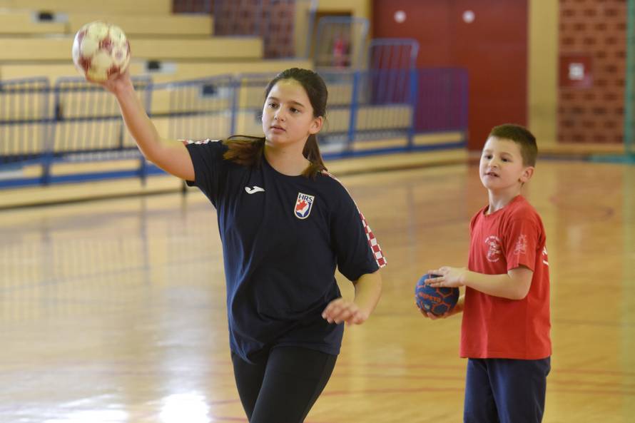 Oni su najrukometnija obitelj u Hrvatskoj: Sedmero djece igra!