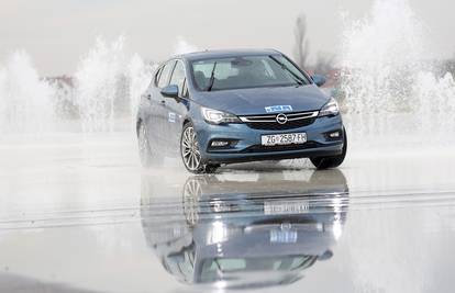 Opel je pomeo konkurenciju: Nova Astra je HR auto 2016.