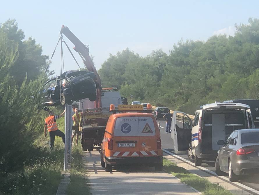 Prometna kod Zadra: Poginuo mladić (23), dvoje ozlijeđenih