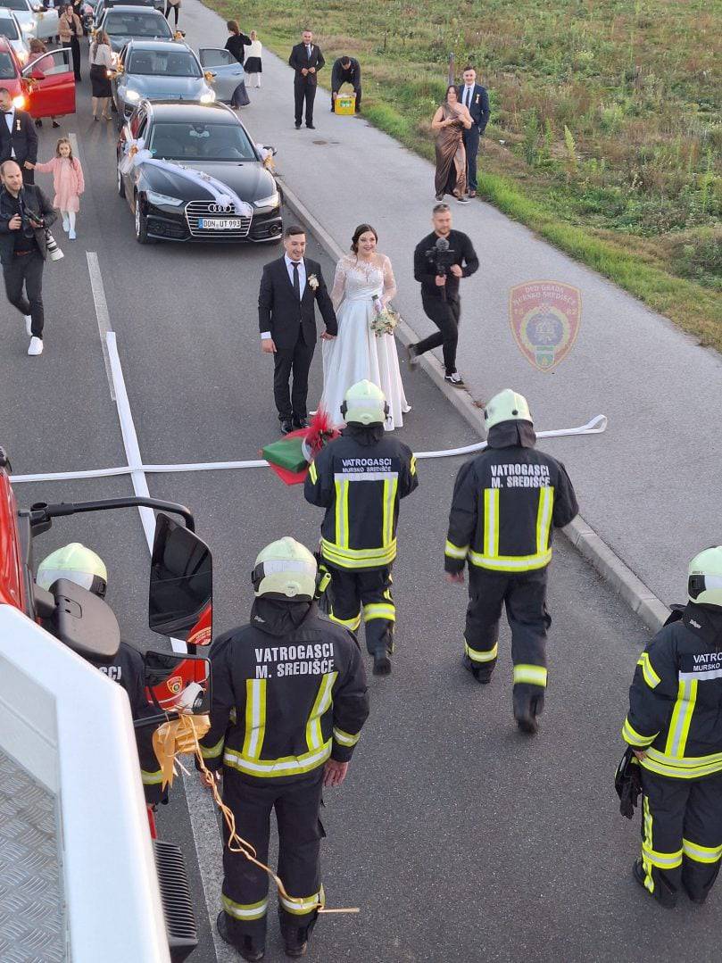 FOTO Nikola i Mihaela izrekli su sudbonosno 'da' na neobičan način u Murskom Središću