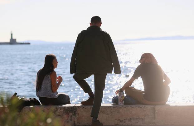 Split- Splićani uzivali u sunčanoj nedjelji.