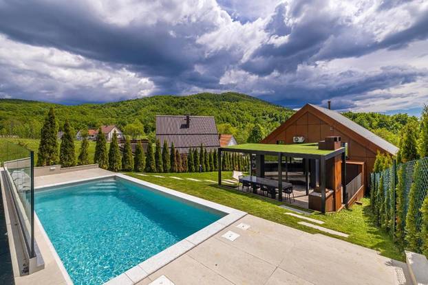 FOTO Luksuz u Gorskom kotaru: Planinska kuća koja mami na bijeg u svim godišnjim dobima