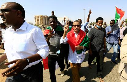 Sudan: Liječnici i državni službenici pozvali su na opći štrajk nakon državnog udara