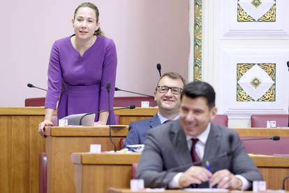 FOTO Pogledajte koliko je danas zastupnika na sjednici Sabora