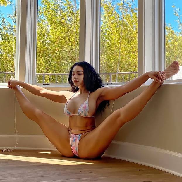 FOTO Evo zašto svi vole gledati dok Jessica vježba: 'Poze kakve ja radim  još niste vidjeli...'