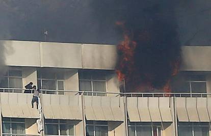 Ljudi bježali preko balkona: U napadu na hotel šestero mrtvih