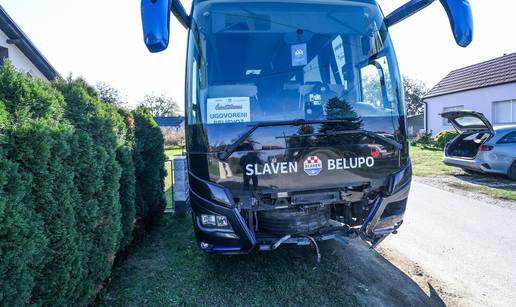 Pijani vozač sudario se i oštetio autobus nogometaša Slavena!