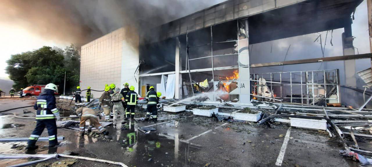 U ruskom napadu na trgovački centar poginula najmanje dva čovjeka, preko 20 ozlijeđenih
