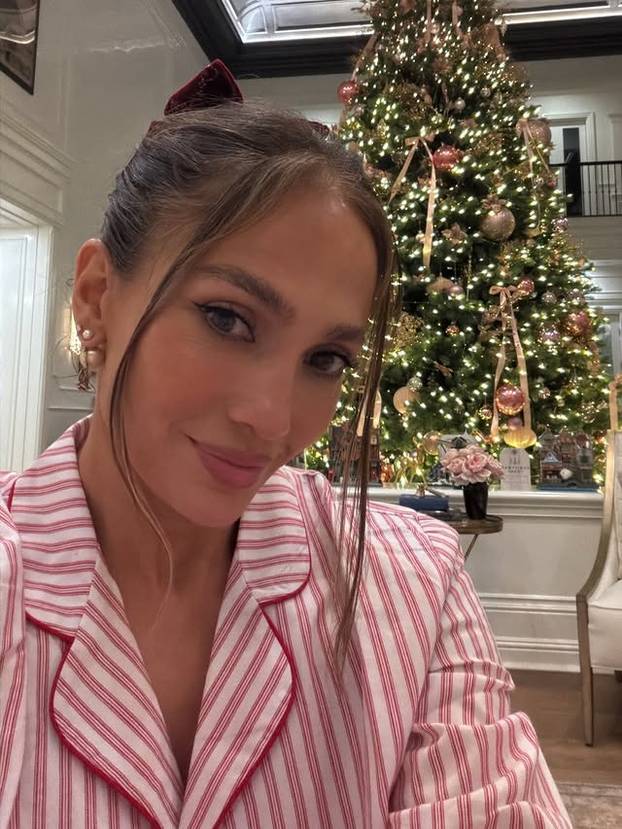 FOTO  Disciplina, snaga i ples - tajna top izgleda Jennifer Lopez