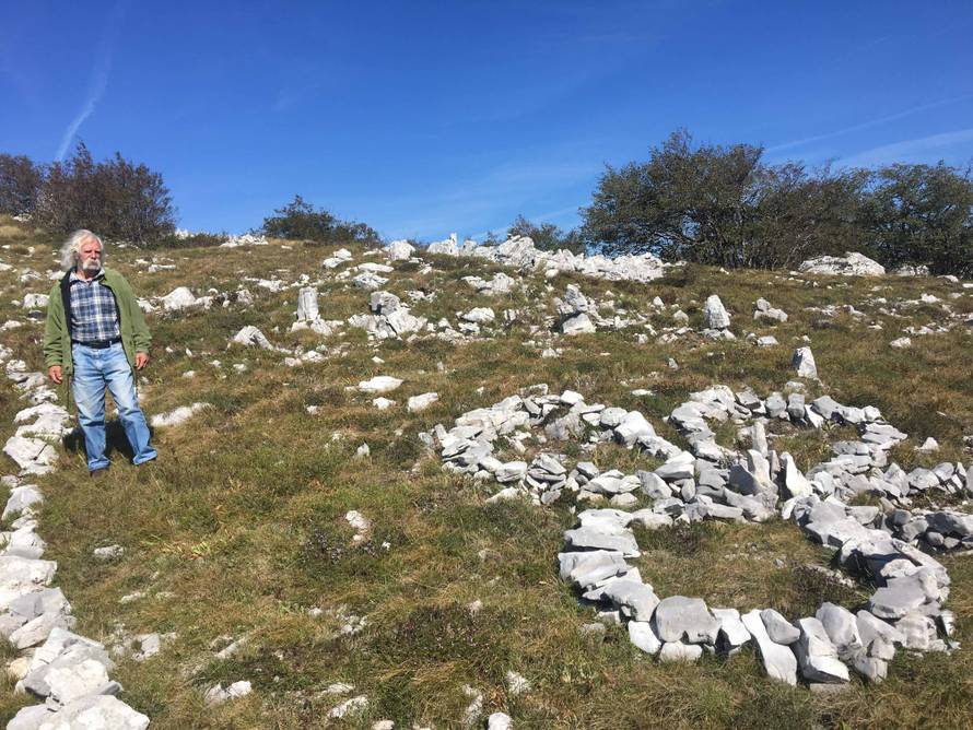 Pustinjak s Velebita: 'Ništa mi ne fali, u spilji živim 20 godina'