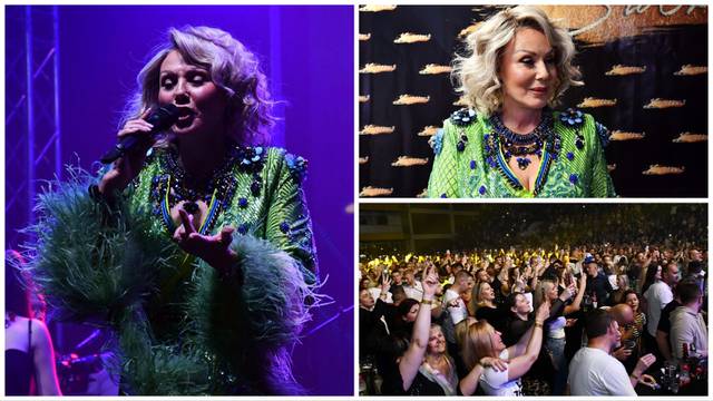 Lepa Brena oduševila u zelenoj haljini na koncertu: Pjevala je u Slavonskom Brodu svoje hitove