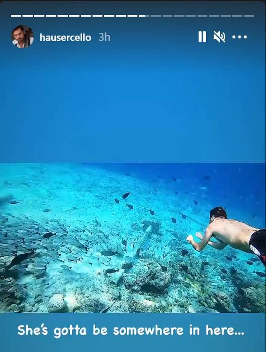 Hauser pokazao svoju sirenu: U moru joj 'klizio' bikini s grudi...