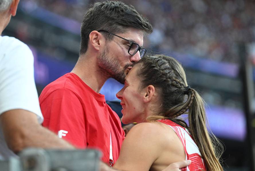 Paris, 100824. Olympic Games, Olympische Spiele, Olympia, OS Paris 2024. Stade de France. Athletics: Sara Kolak in the w