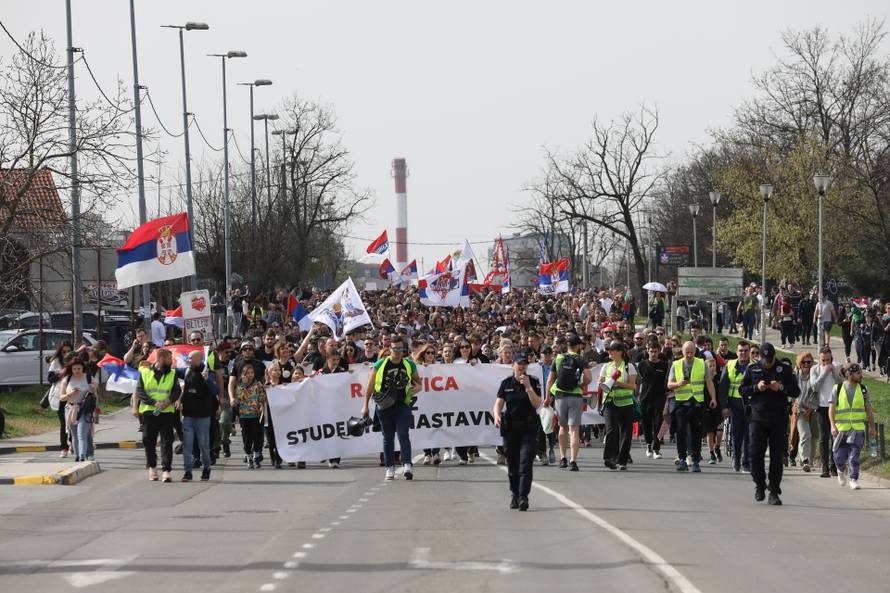 Beograd: Studenti i građani koji su iz  Čukarice krenuli u centar  grada