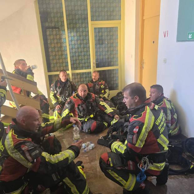 FOTO Pakleni dan vatrogasaca u Rovinju: 'Dali su sve od sebe pa smogli snage za novi požar...'