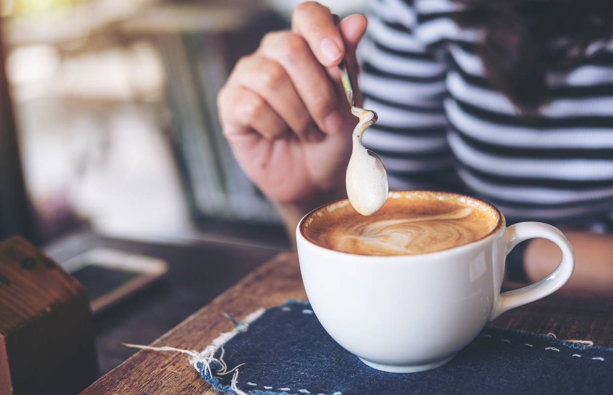 Borba protiv stresa kreće brzo nakon buđenja: Popijte kavu i ne provjeravajte mobitel odmah