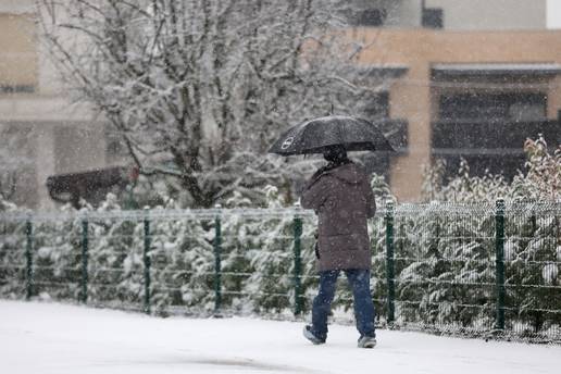 Stiže nam nagla promjena vremena: Temperature u  padu, idući tjedan moguć je i snijeg!