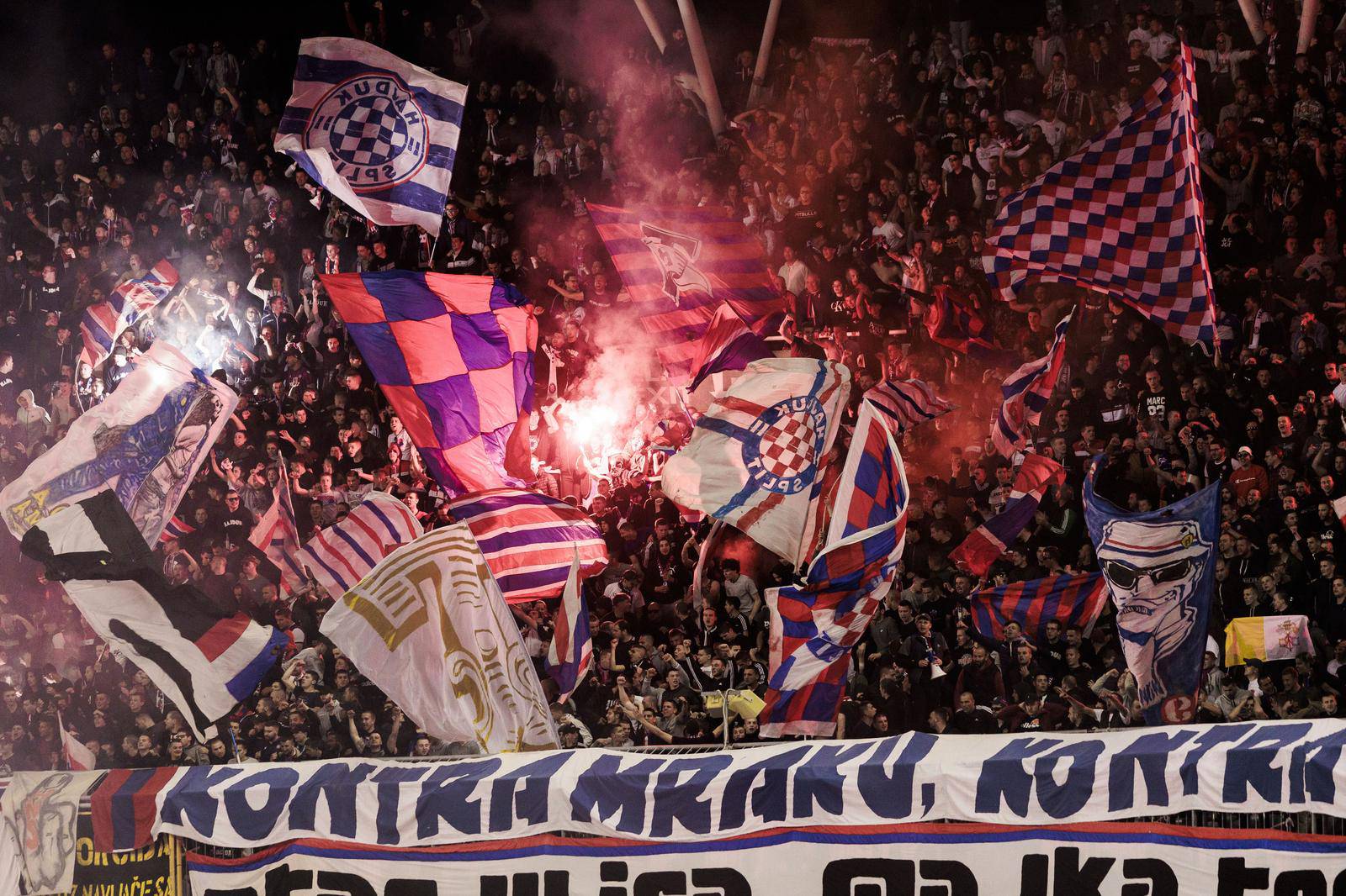 Stadion Poljud popunjen navijačima na utakmici Hajduk - Dinamo