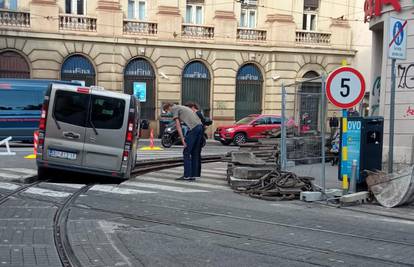 Nezgoda na Draškovićevoj: 'Nije vidio znak, vozio se uz tramvaj'