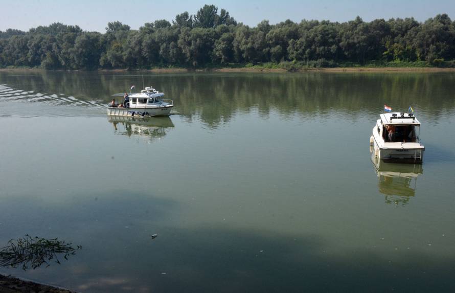Slavonski Å amac: Potraga za nestalim u Savi