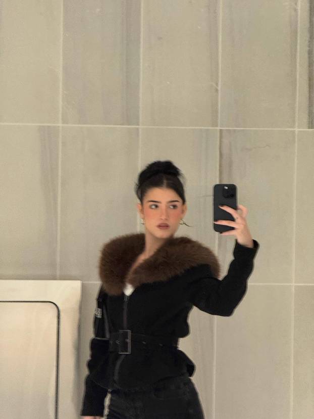 FOTO Ima preko 150 milijuna pratitelja, bolesno zarađuje, a ne skida se. Znate li tko je ona?