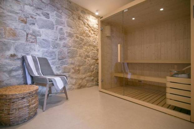 FOTO Kuća na Jadranu s 240 m² luksuza čeka novog vlasnika