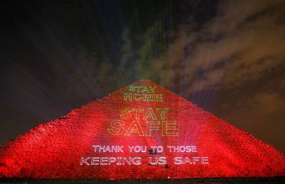 Poruka na Keopsovoj piramidi: "Ostanite doma i čuvajte se"