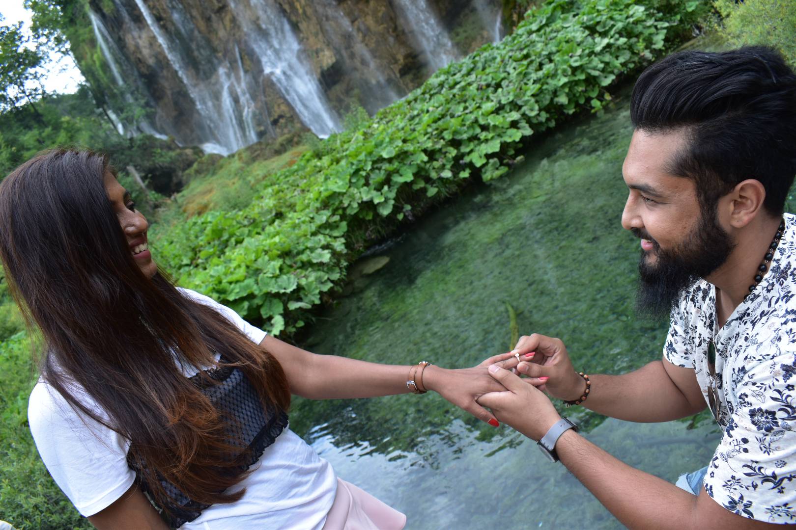 Mladić iz Dubaija na Plitvičkim jezerima zaprosio svoju curu
