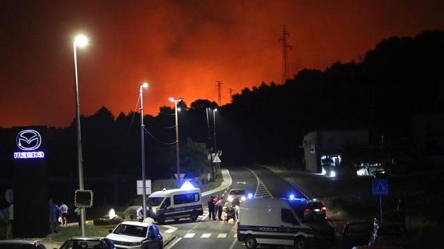 Piromanki iz Šibenika produžili istražni zatvor za 2 mjeseca