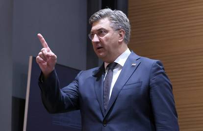 Plenković: Apeliram da oporba mućne svojom glavom, a ne da Milanović mućka njihovom'