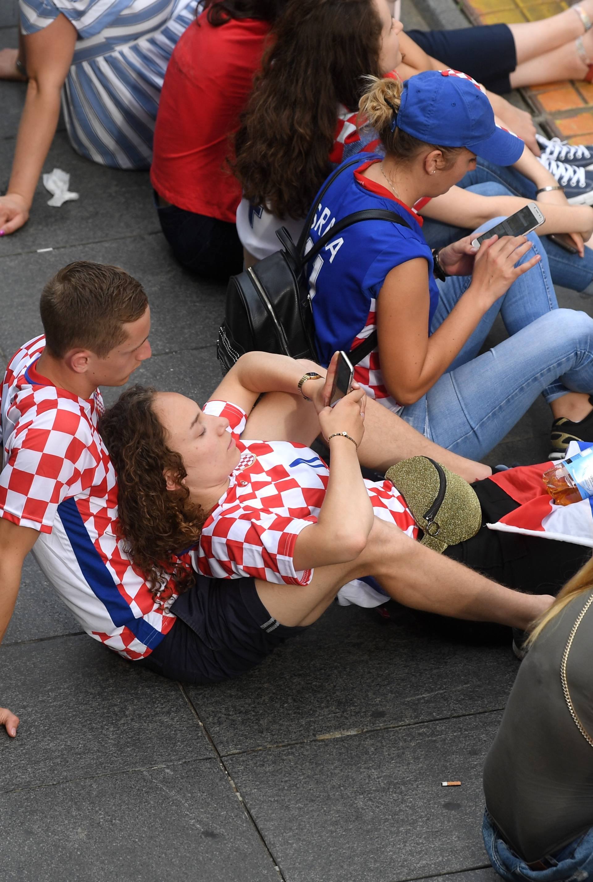 SveÄani doÄek Vatrenih na Trgu bana Josipa JelaÄiÄa