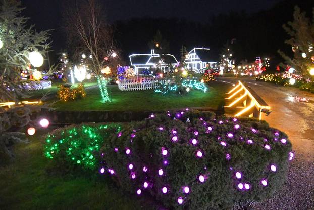 Grabovica: Uskrsna čarolija svjetla by Salaj donosi magičan ugođaj sa preko 60.000 pisanica