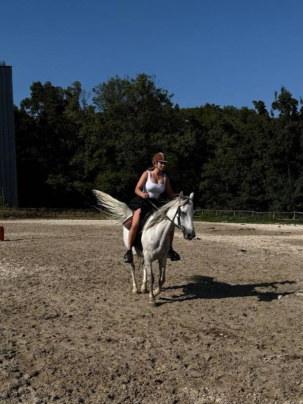 FOTO Bila je nadarena plivačica, a sada se skida za časopis. Ima savršene tjelesne proporcije