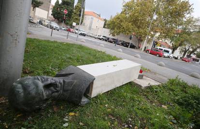Srušio spomenik pa mu pao na nogu, završio u bolnici u Splitu