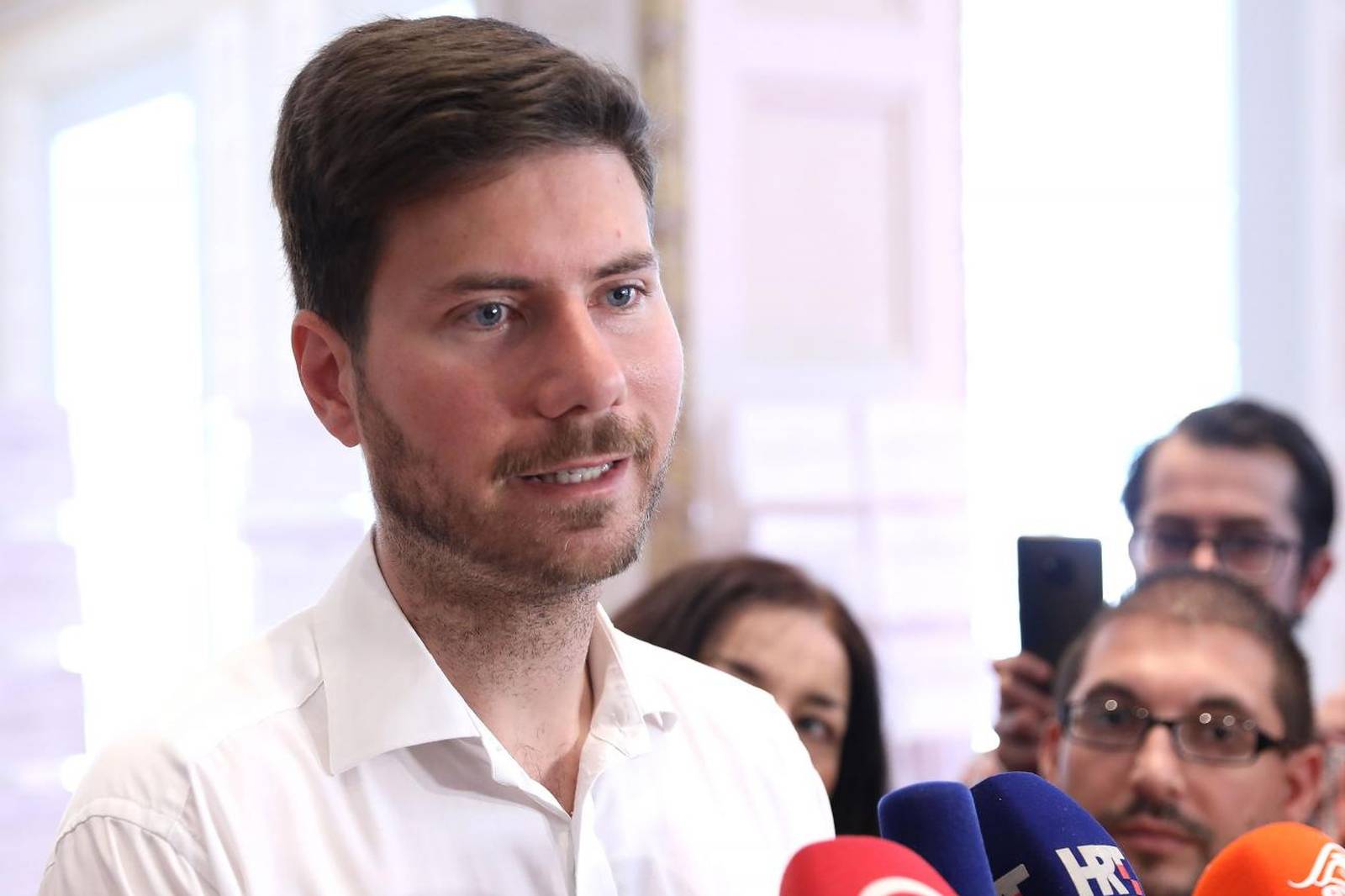 Zagreb: Ivan Pernar objavio kako napuÅ¡ta Å½ivi zid