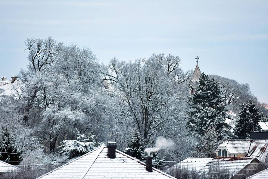 Hladno jutro u Čakovcu prekrivenom snijegom