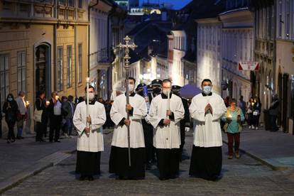 Procesija povodom blagdana zaštitnice Grada Zagreba Majke Božje od Kamenitih vrata