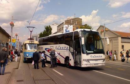 Zagreb: U Savskoj ulici se sudarili tramvaj i autobus