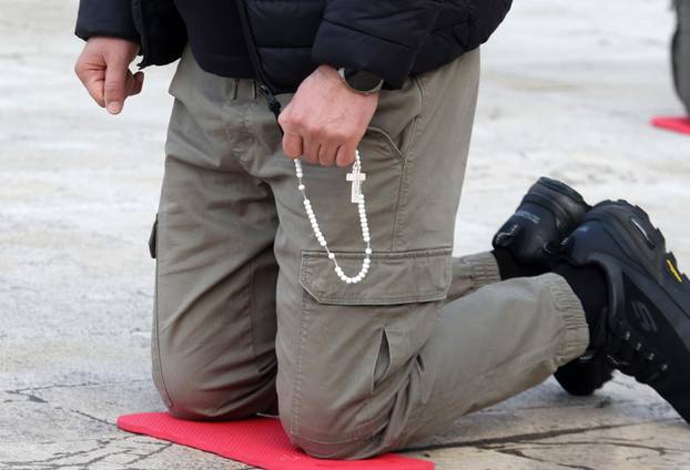 Šibenik: Muška molitva krunice