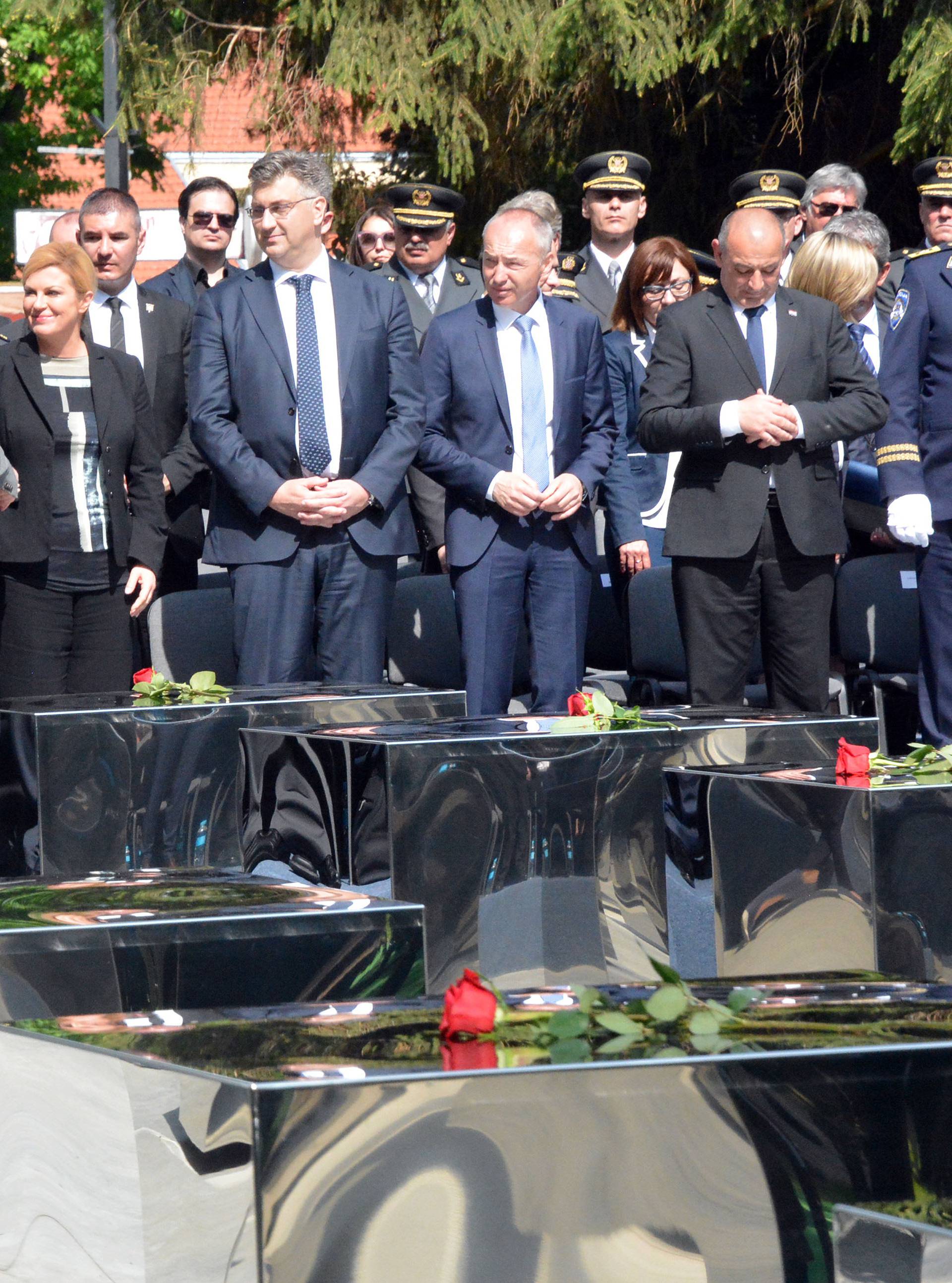 Plenković u Okučane vodi samo Žalac i ministra Tomu Medveda